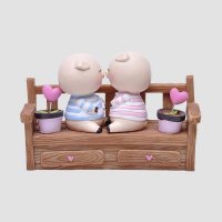 迷你家居摆件 摆设 树脂工艺品 快乐猪 卡通可爱情侣木椅小猪HD005