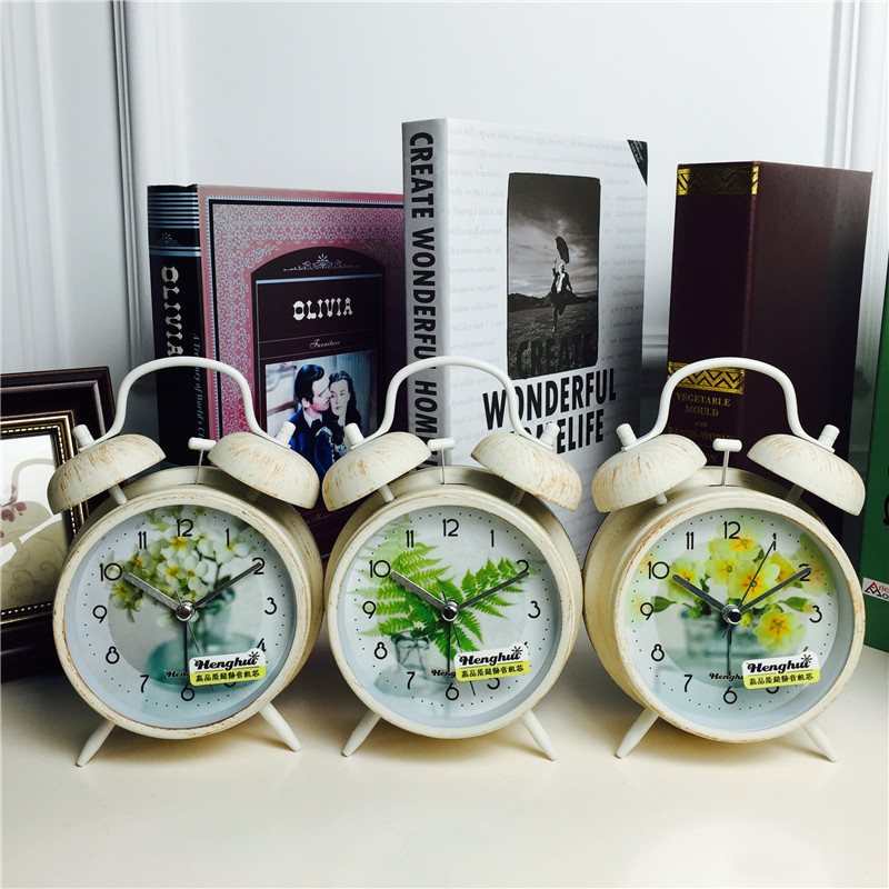 简约白色做旧铁锈静音床头打铃钟闹钟 桌面个性创意时钟5