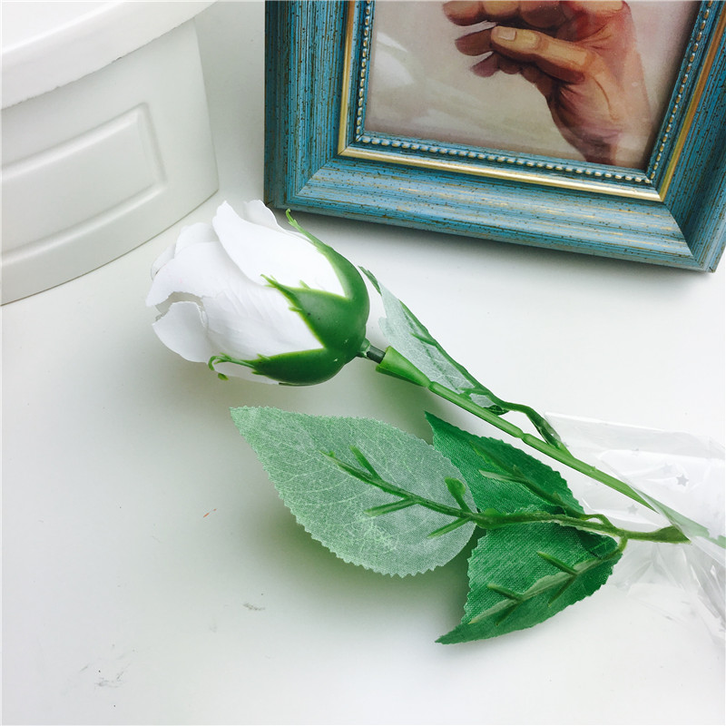 白色爆款玫瑰香皂花束礼盒康乃馨肥皂花批发情人节母亲节生日礼品厂家1