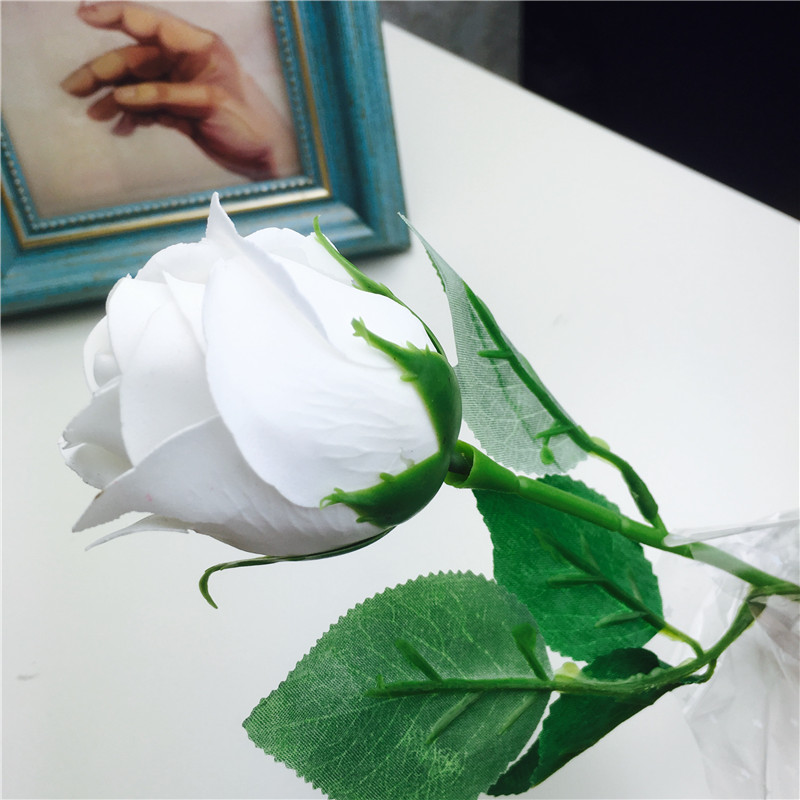 白色爆款玫瑰香皂花束礼盒康乃馨肥皂花批发情人节母亲节生日礼品厂家2