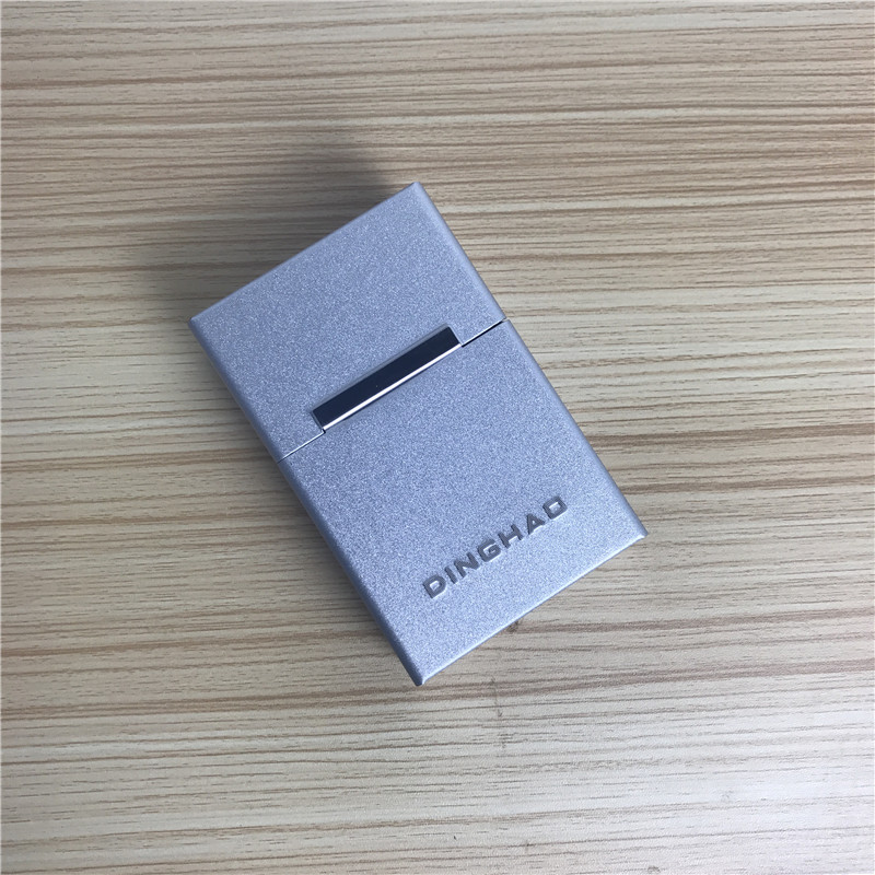 银白色	创意超薄香烟盒香烟夹便携男士香烟盒1