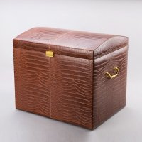 咖啡色 PU 大容量磁扣鄂纹收纳箱