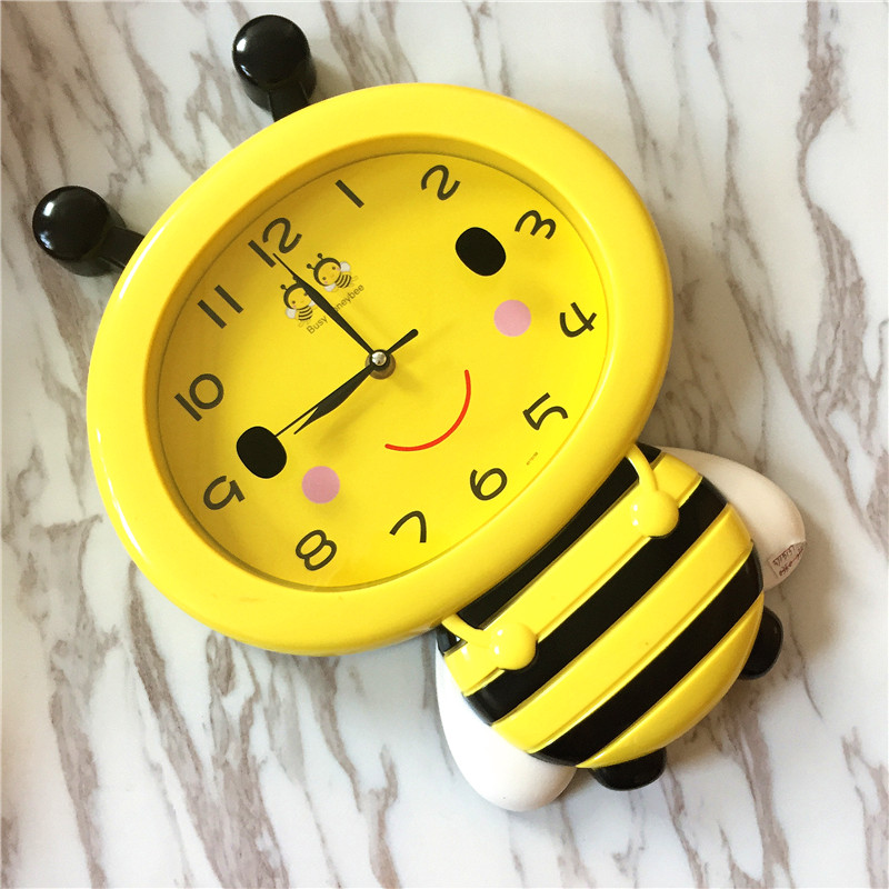 时尚精美黄色蜜蜂造型电子时钟挂钟1