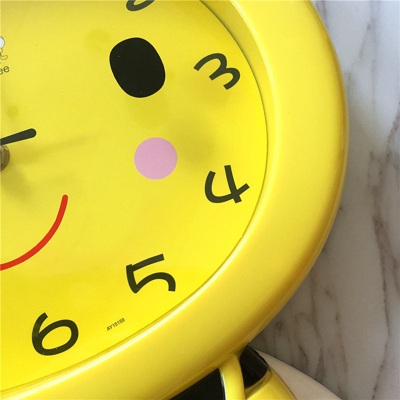 时尚精美黄色蜜蜂造型电子时钟挂钟2