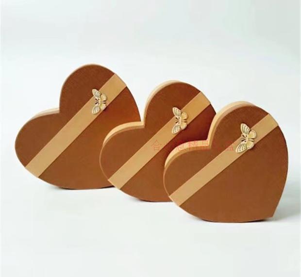 The wedding gift box color heart-shaped flower gift box three piece mahogany gift box3