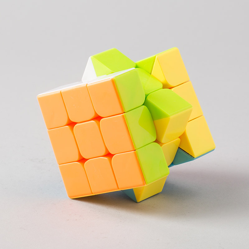 正方形盒装彩色三阶魔方3