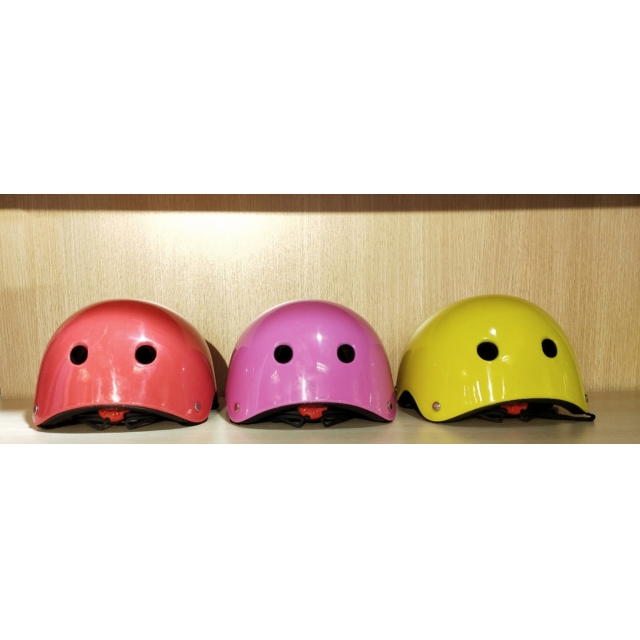 儿童滑板车自行车轮滑鞋儿童可调节运动安全头盔