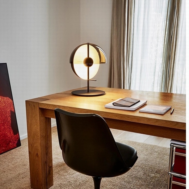 后现代抽象铁艺创意设计师客厅卧室书房样板简约工作学习台灯