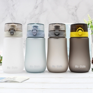 【厂家直销】450ml弹盖便携随手杯 磨砂塑料杯 运动水杯子可定制