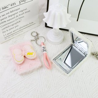 毛绒立体花朵化妆镜钥匙扣少女心双面折叠小镜子便携随身补妆镜包